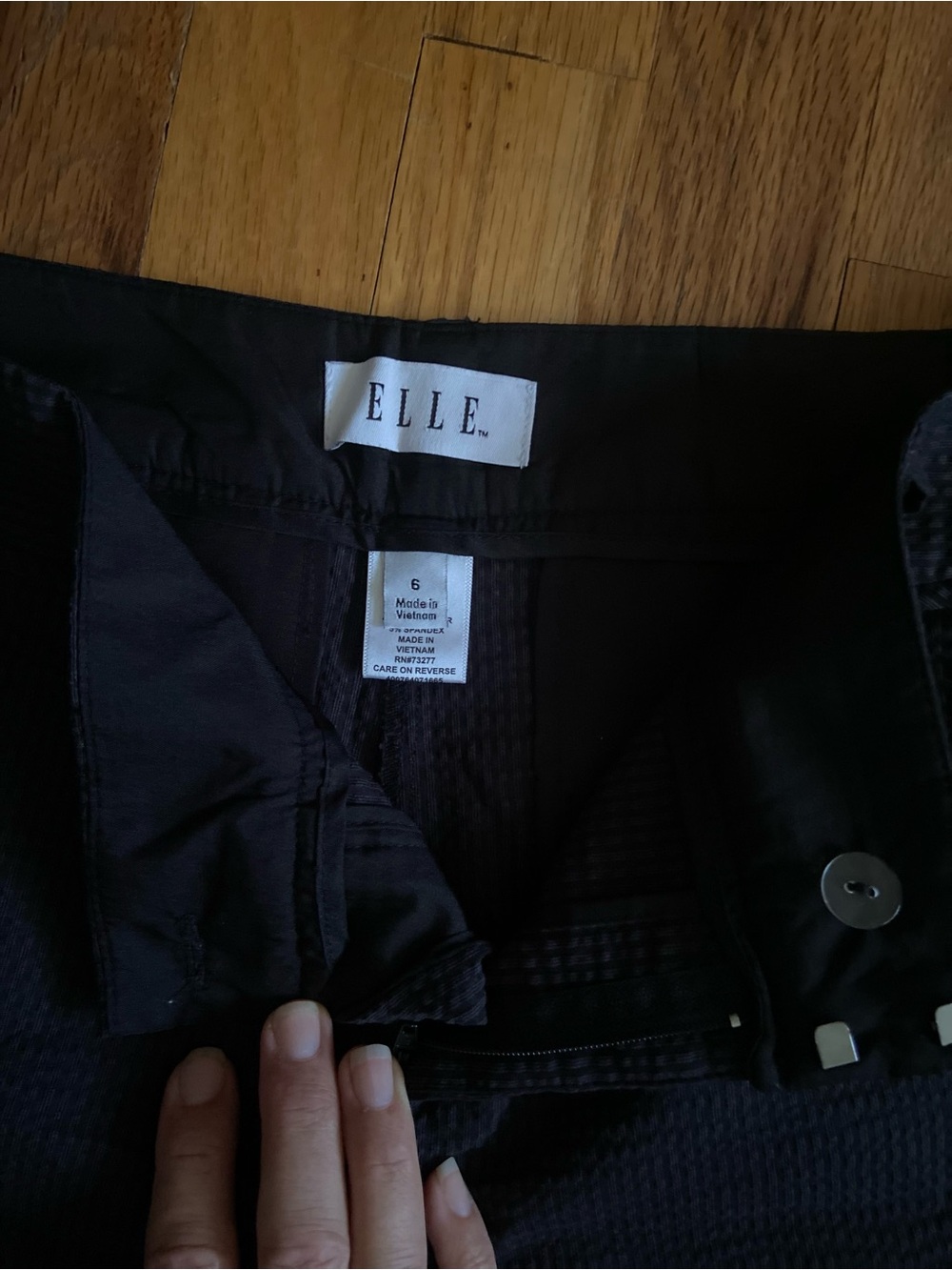 Elle Black Textured Women’s Shorts - Picture 2 of 6